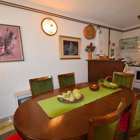 Apartment Petrlin Malinska Eksteriør billede
