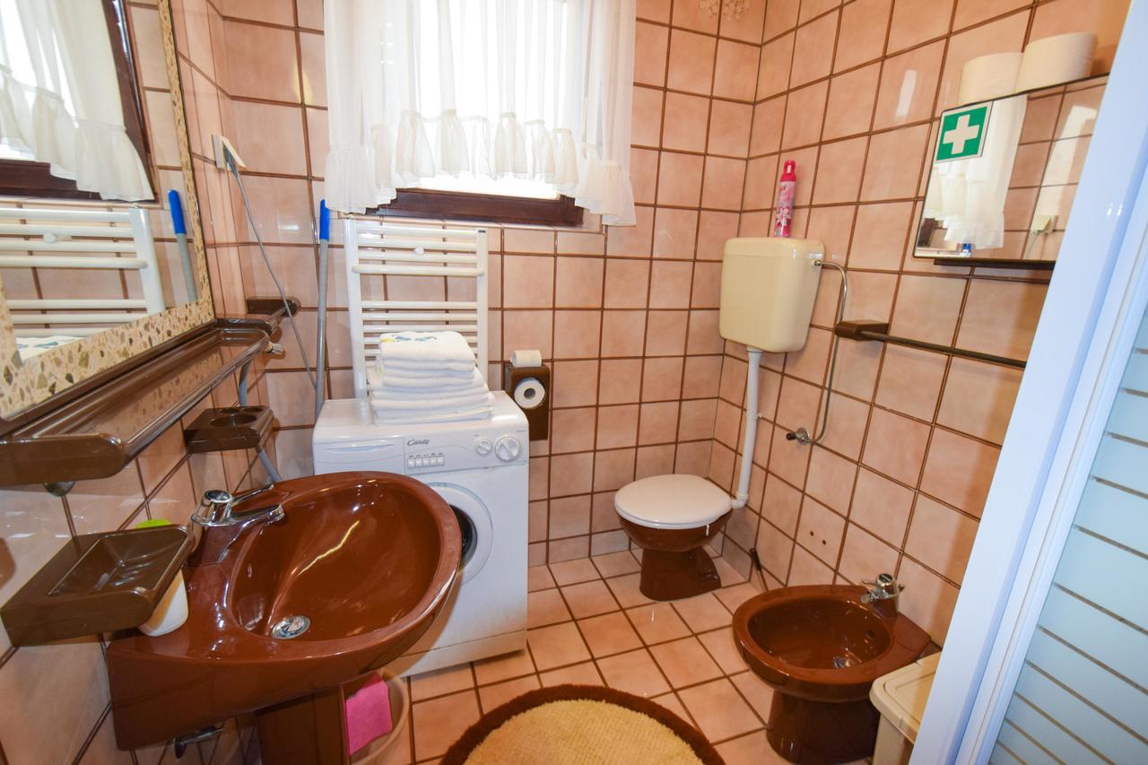 Apartment Petrlin Malinska Eksteriør billede