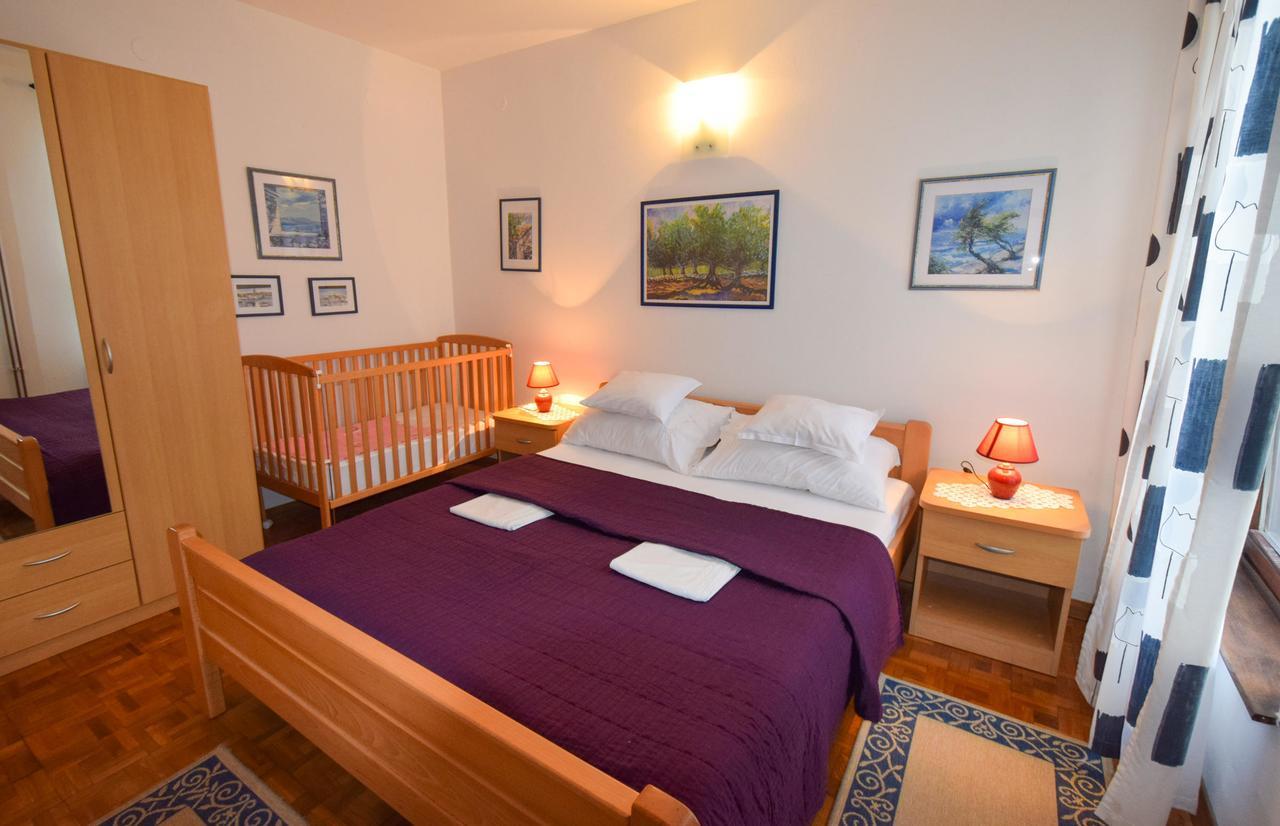Apartment Petrlin Malinska Eksteriør billede
