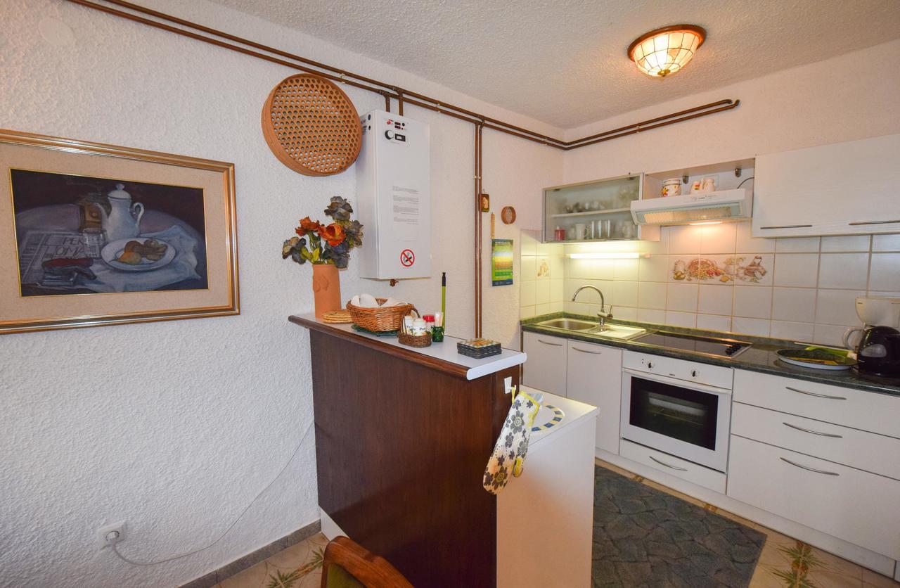 Apartment Petrlin Malinska Eksteriør billede